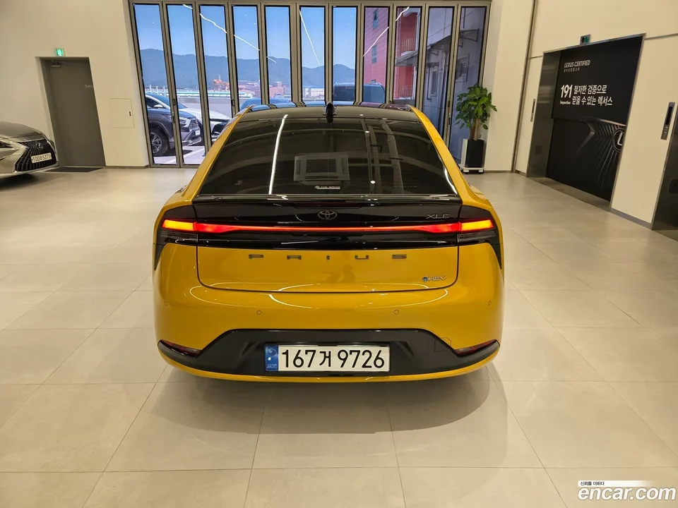 Toyota Prius 2.0 XLE 2024 — thumbnail 4