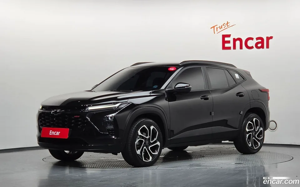 Chevrolet Trax Crossover 1.2 RS 2023 — photo 1, buy with delivery to Moscow