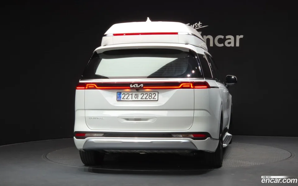 Kia Carnival 9 2023 — thumbnail 4