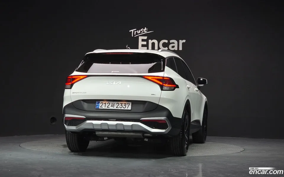 Kia Sportage Hybrid 2WD 2024 — миниатюра 4