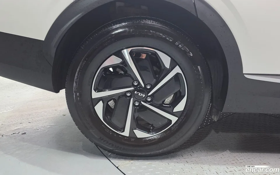 Kia Sportage Hybrid 2WD 2024 — миниатюра 5