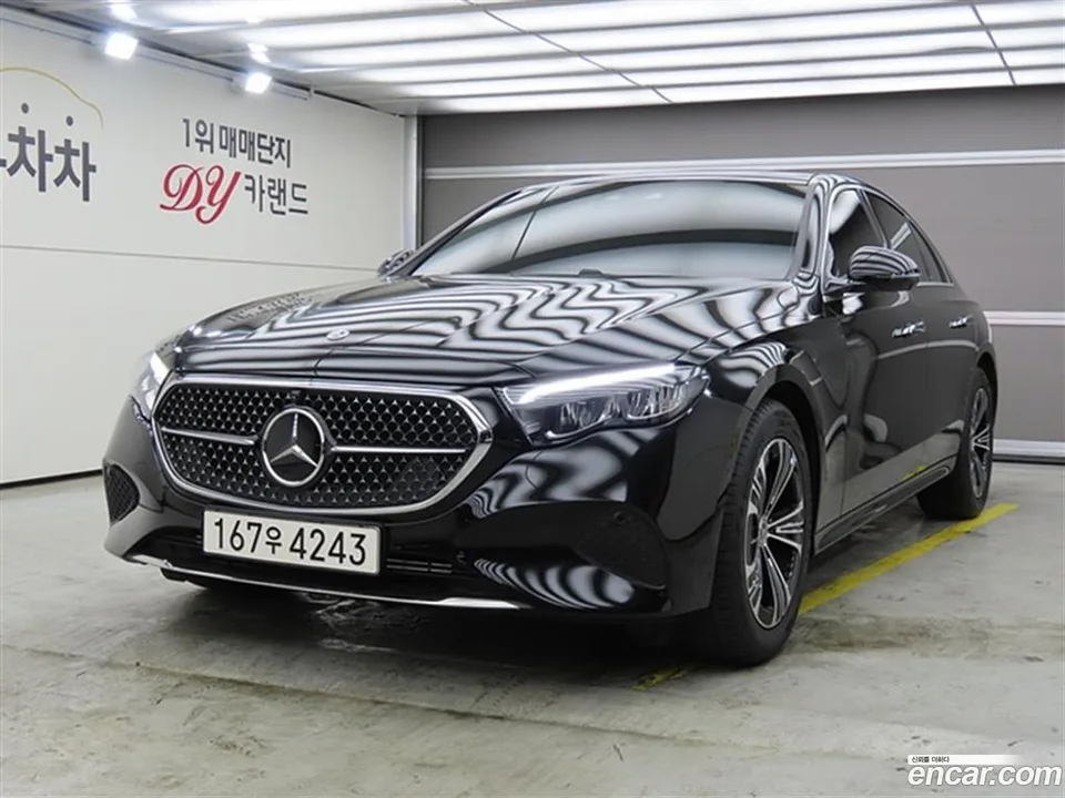 Mercedes-Benz E-Class E200 2025 — photo 1, buy with delivery to Moscow
