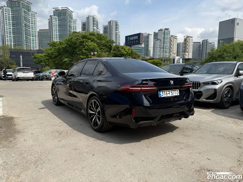 BMW 5 Series 530i xDrive M 2026 — thumbnail 5
