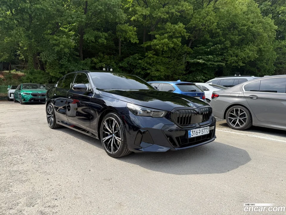 BMW 5 Series 530i xDrive M 2026 — photo 1, buy with delivery to Moscow