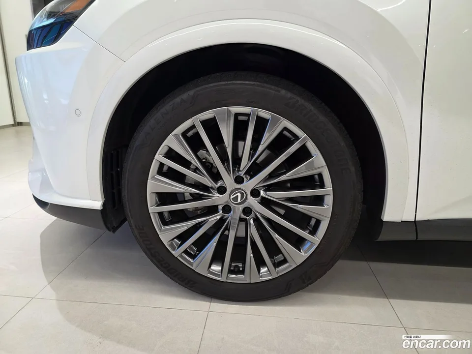 Lexus RX 350h 2025 — thumbnail 2