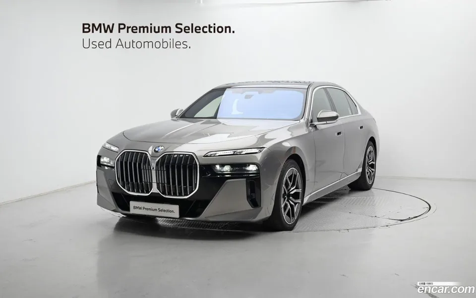 BMW 7 Series 740i xDrive M 2026 — photo 1, buy with delivery to Moscow