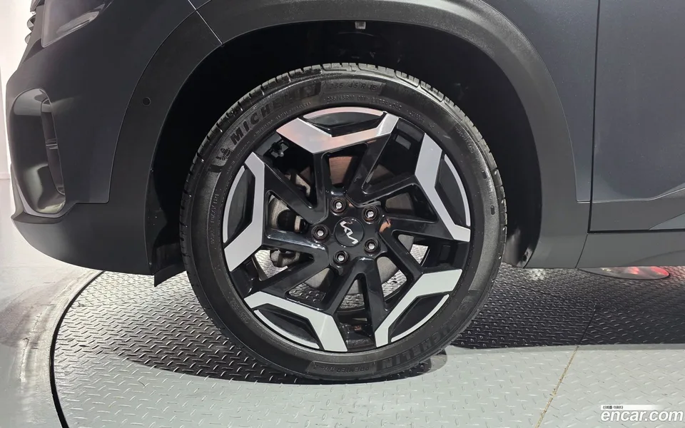 Kia Seltos 1.6 2WD 2023 — thumbnail 2