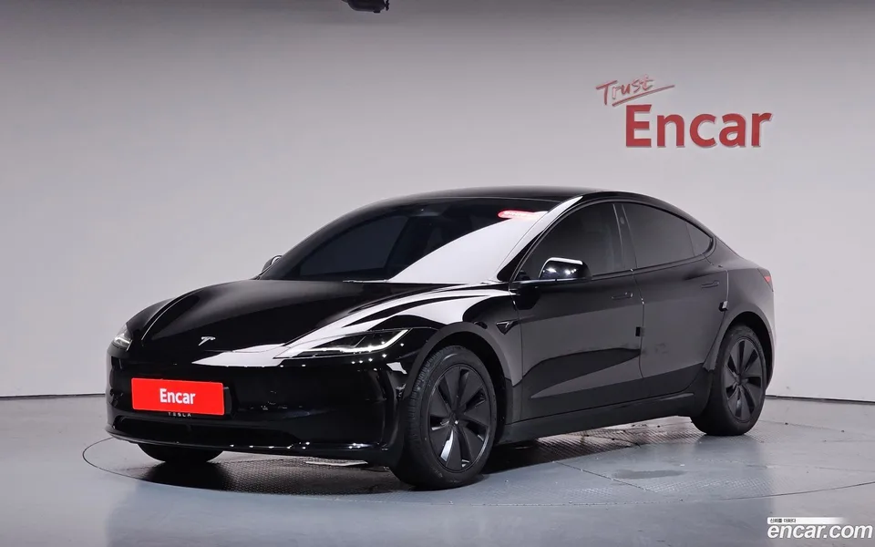 Tesla Model 3 RWD 2025 — photo 1, buy with delivery to Moscow