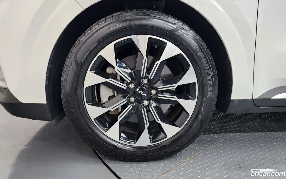Kia Carnival 9 2022 — thumbnail 2