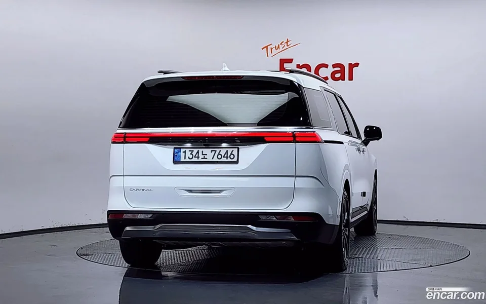 Kia Carnival 9 2022 — thumbnail 4