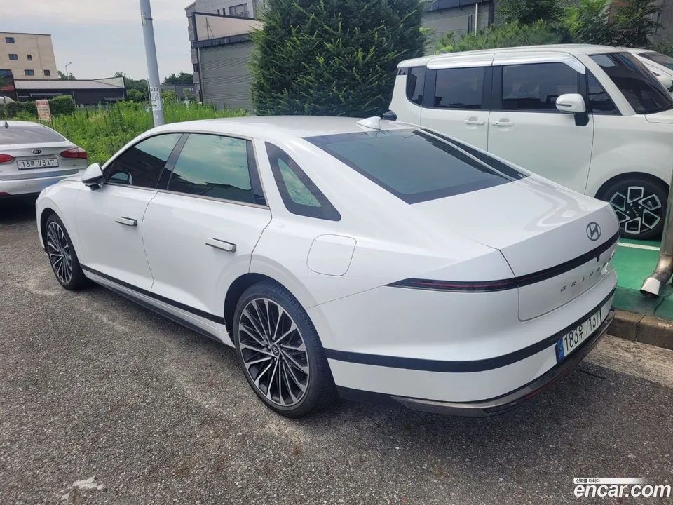 Hyundai Grandeur Hybrid 2023 — thumbnail 3