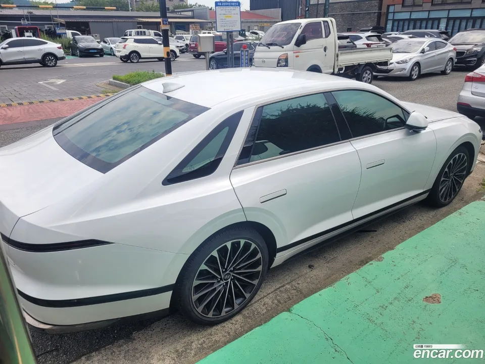Hyundai Grandeur Hybrid 2023 — thumbnail 4