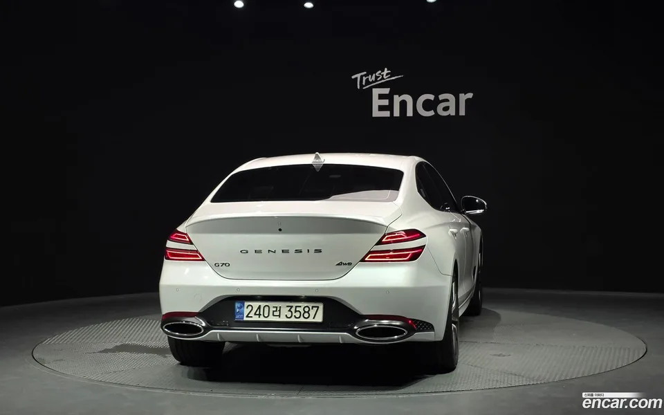 Genesis G70 2.5T 4WD 2023 — thumbnail 4