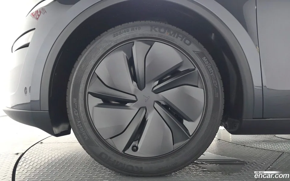 Tesla Model Y RWD 2026 — thumbnail 5