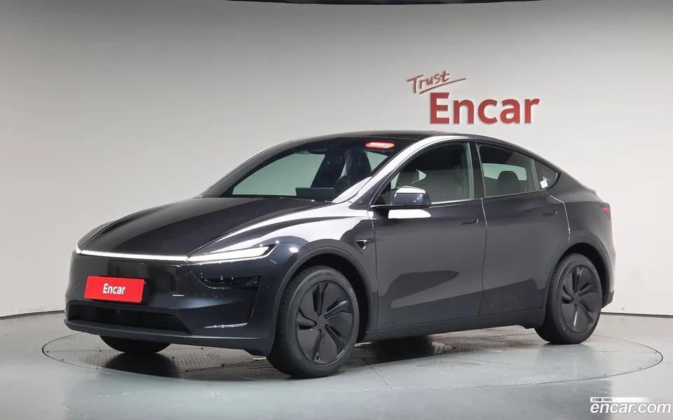 Tesla Model Y RWD 2026 — photo 1, buy with delivery to Moscow