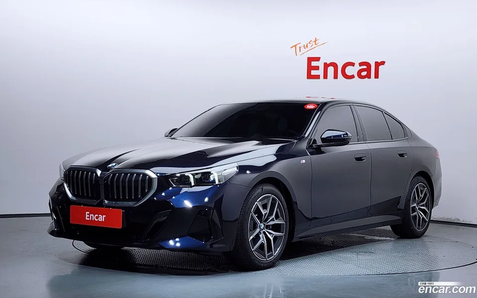 BMW 5 Series 520i M 2025 — photo 1, buy with delivery to Moscow