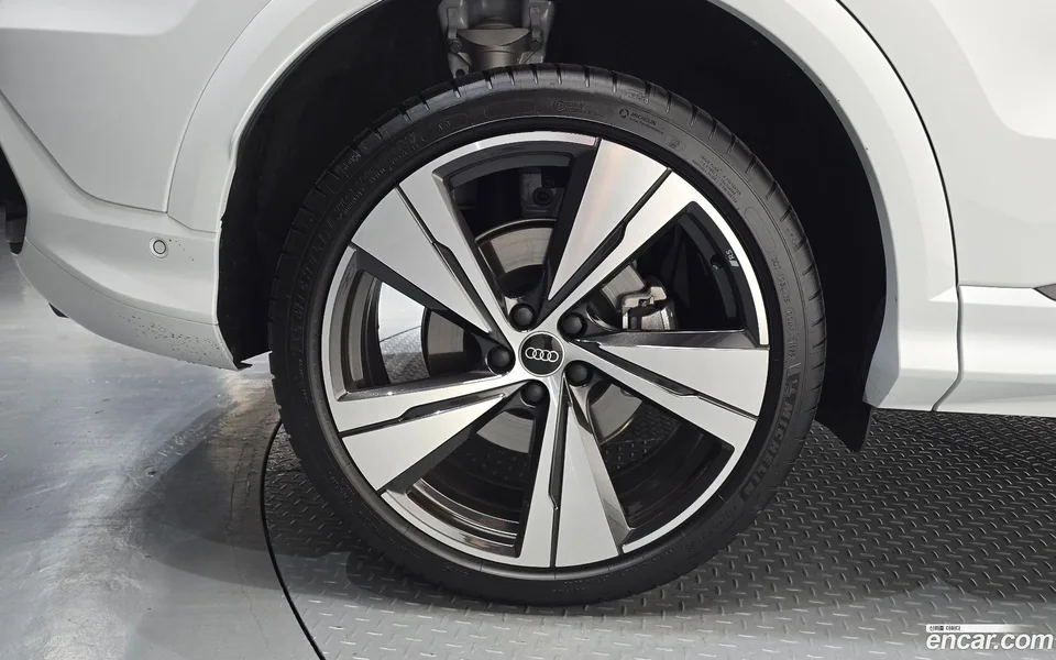 Audi Q5 (80A) 40 TFSI S Line 2025 — thumbnail 2