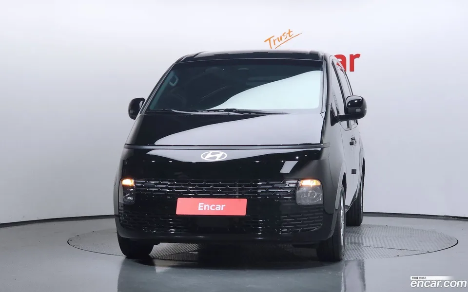 Hyundai Staria 3 2025 — thumbnail 3
