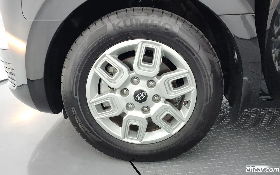 Hyundai Staria 3 2025 — thumbnail 5