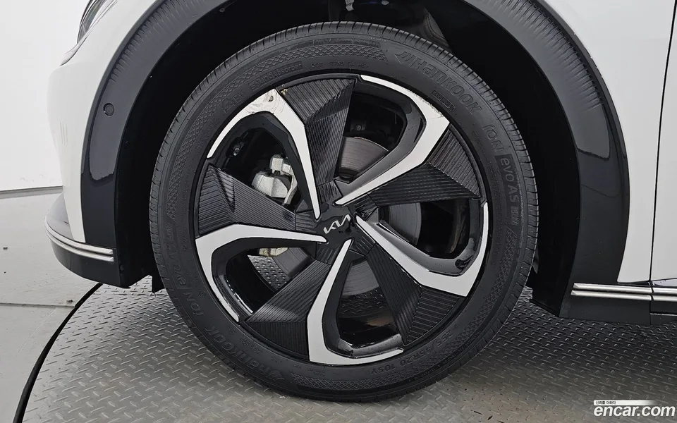 Kia EV6 4WD 2022 — thumbnail 2