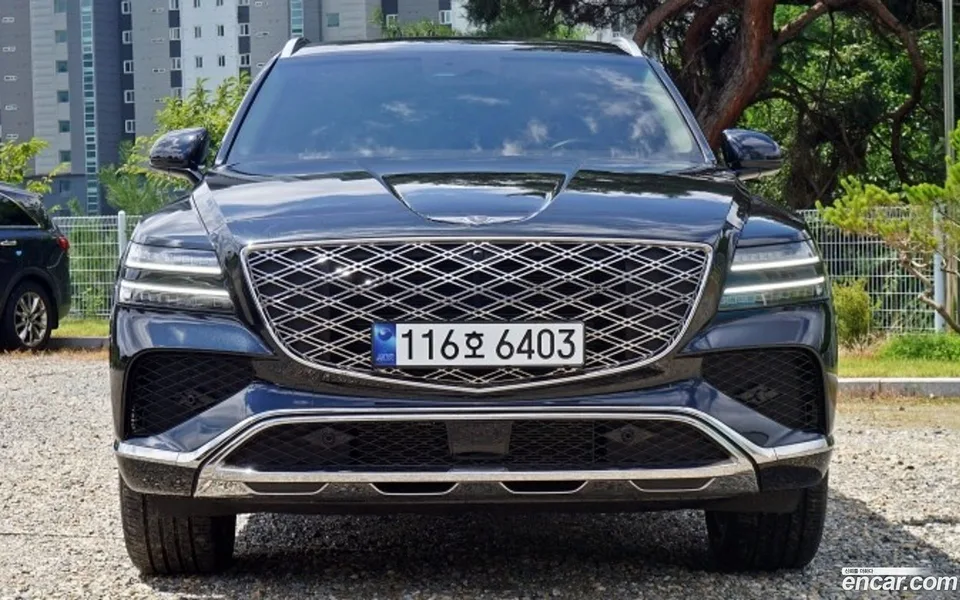 Genesis GV80 2.5T AWD 2025 — photo 1, buy with delivery to Moscow