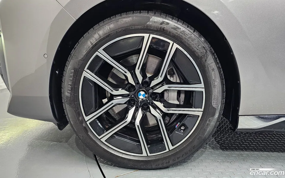 BMW 7 Series 740i xDrive M 2024 — thumbnail 5