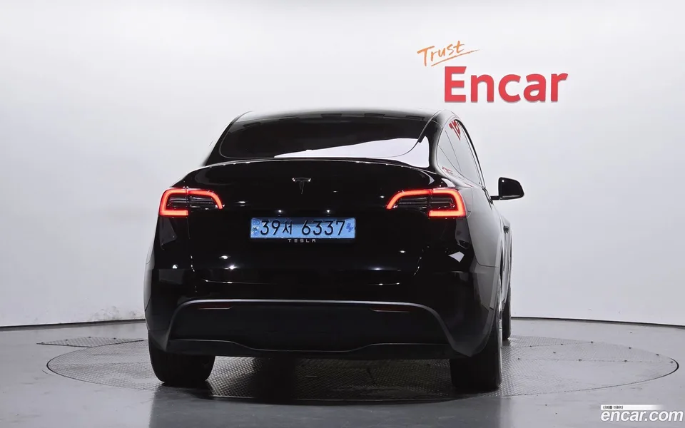 Tesla Model Y RWD 2023 — thumbnail 4