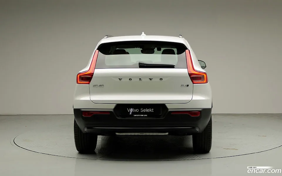 Volvo XC40 B4 2025 — thumbnail 5