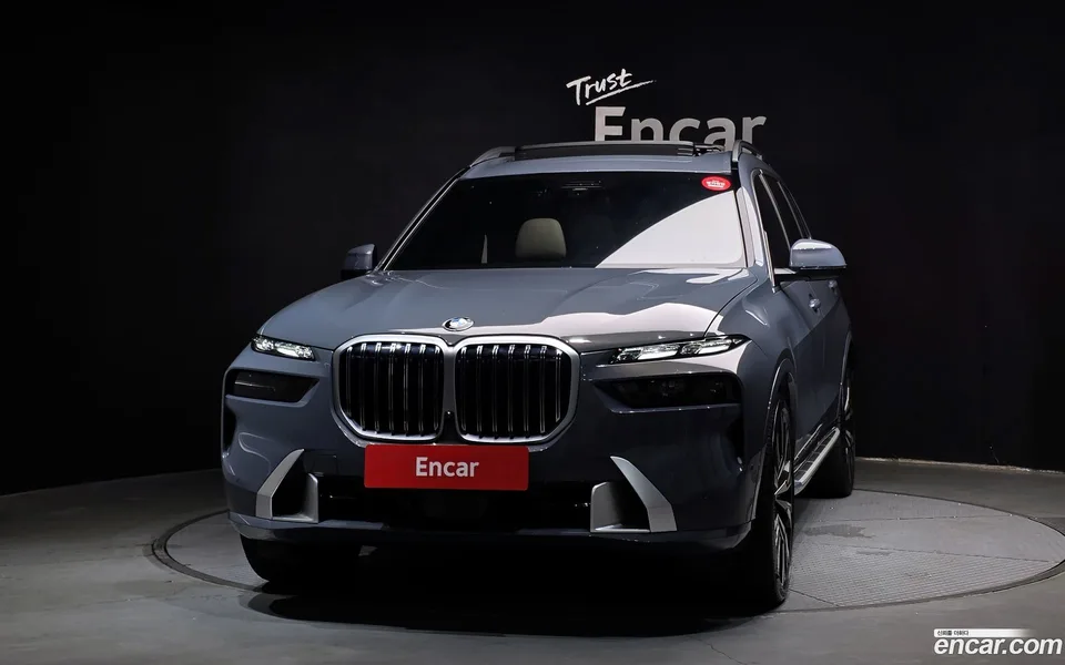 BMW X7 xDrive 40i 6 2023 — thumbnail 3