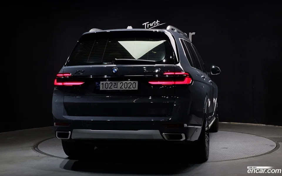 BMW X7 xDrive 40i 6 2023 — thumbnail 4