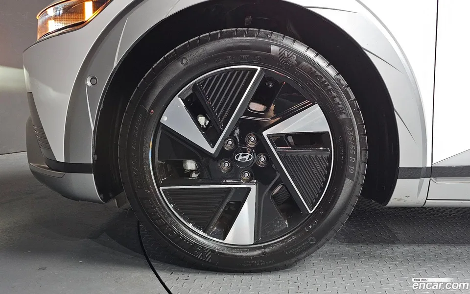 Hyundai Ioniq 5 AWD 2024 — thumbnail 2