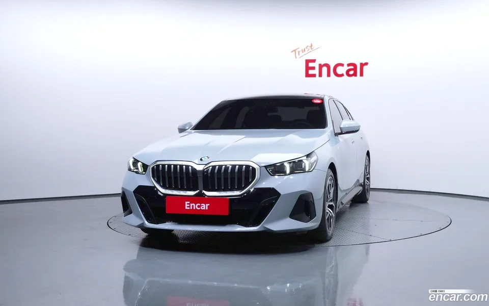 BMW 5 Series 520i M 2025 — миниатюра 3
