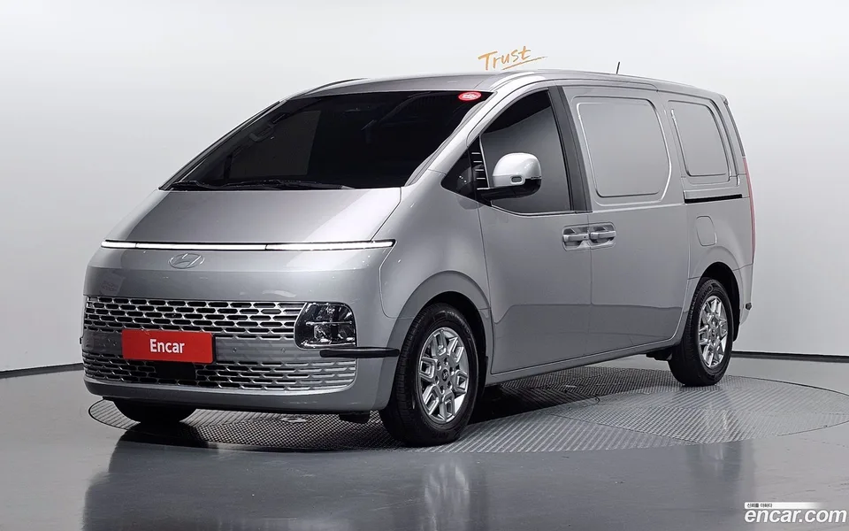 Hyundai Staria 3 2025 — фото 1, купить с доставкой в Москву