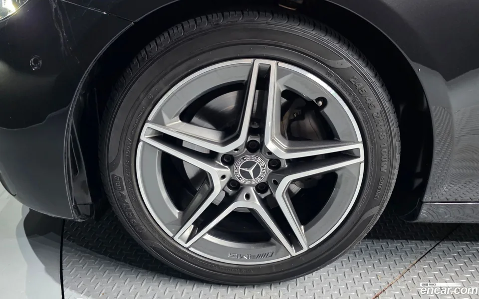 Mercedes-Benz E-Class E250 AMG Line 2022 — thumbnail 2