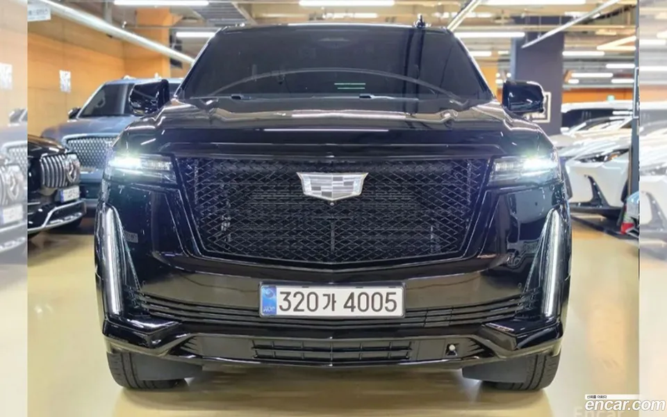Cadillac Escalade 6.2 ESV 2022 — photo 1, buy with delivery to Moscow