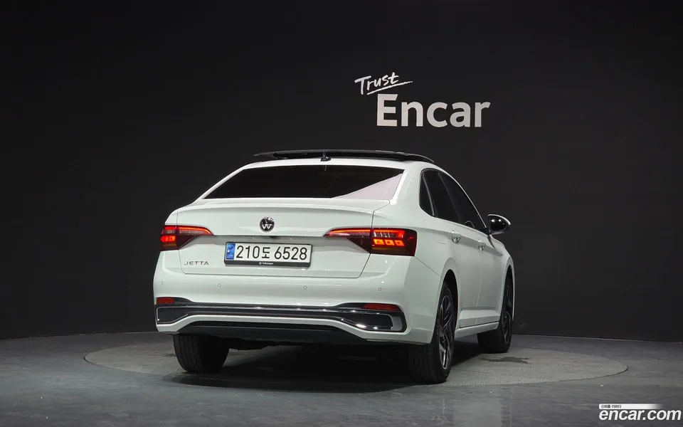 Volkswagen Jetta 1.5 TSI 2023 — thumbnail 4