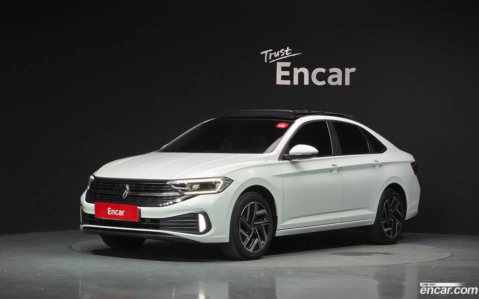 Volkswagen Jetta 1.5 TSI 2023 — photo 1, buy with delivery to Moscow