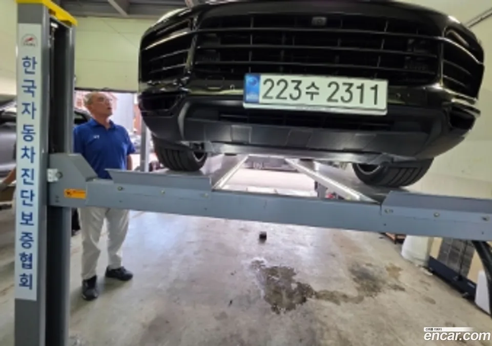 Porsche Cayenne 3.0 2022 — photo 1, buy with delivery to Moscow