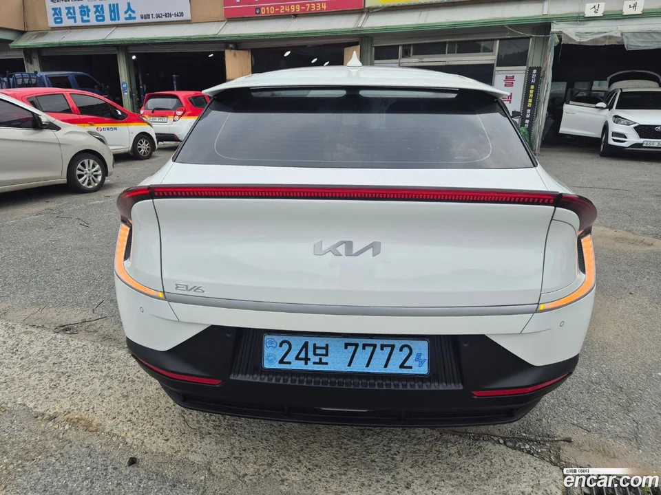 Kia EV6 2023 — thumbnail 2