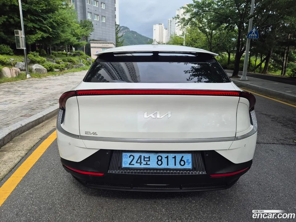 Kia EV6 2023 — thumbnail 5