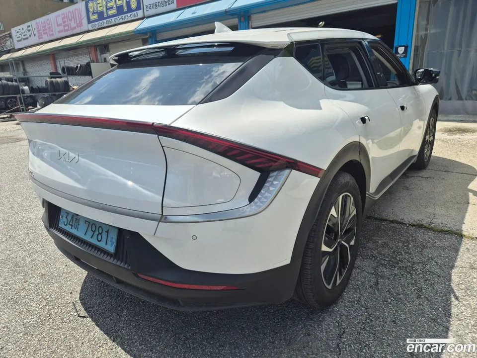 Kia EV6 2023 — photo 1, buy with delivery to Moscow