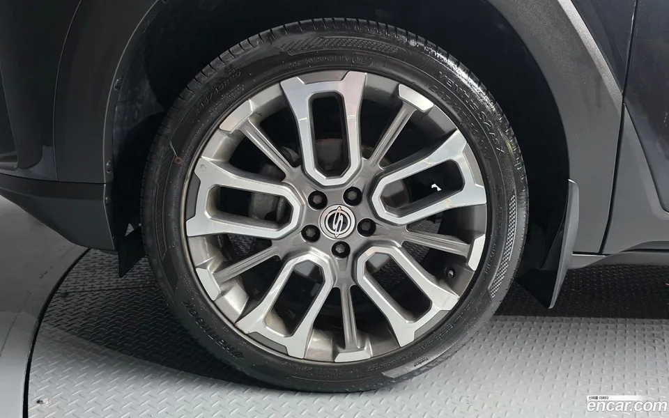 KG Mobility Torres 1.5 2WD 2023 — thumbnail 2