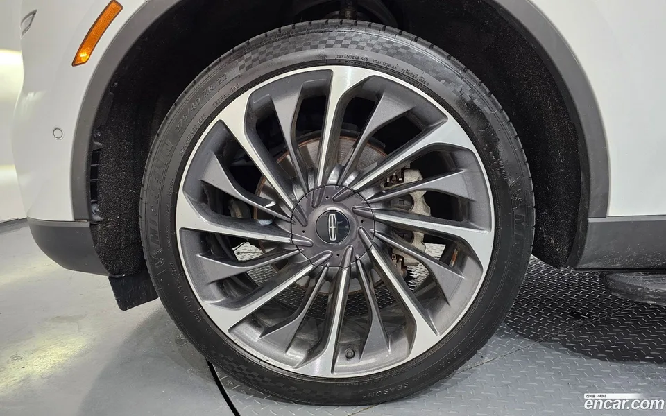 Lincoln Aviator 3.0 AWD 2023 — thumbnail 2