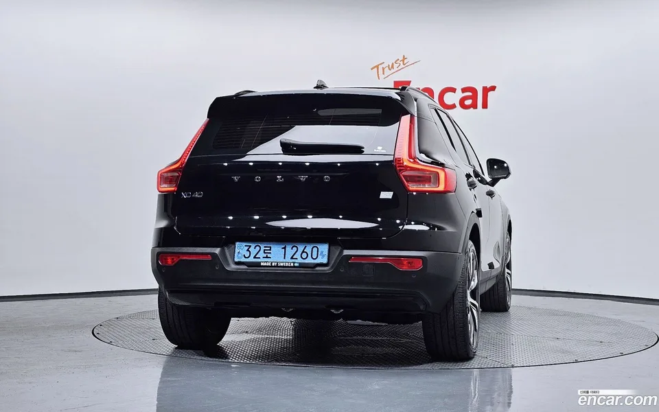 Volvo XC40 Recharge 2022 — thumbnail 4