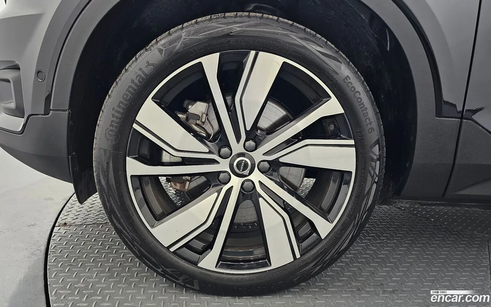 Volvo XC40 Recharge 2022 — thumbnail 5