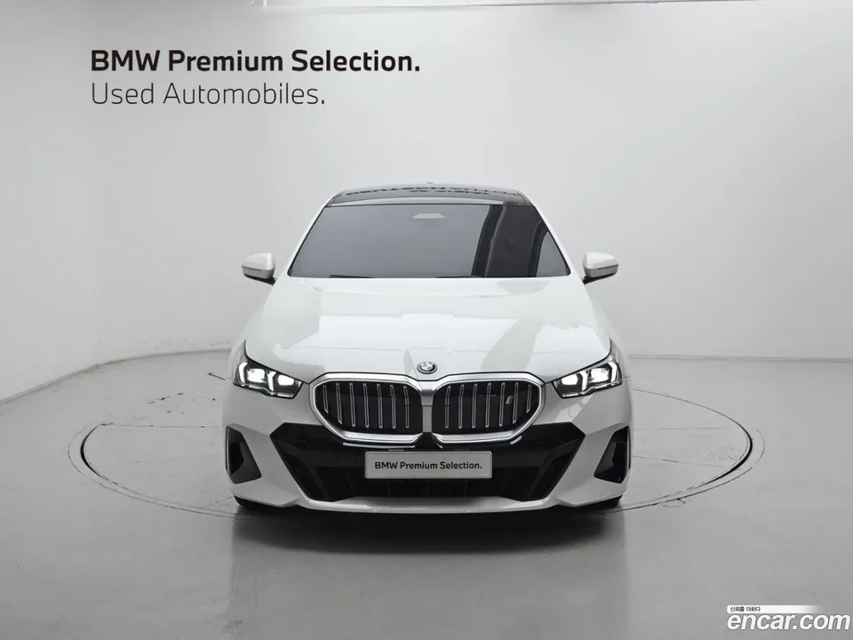 BMW i5 xDrive 40 M 2026 — thumbnail 3