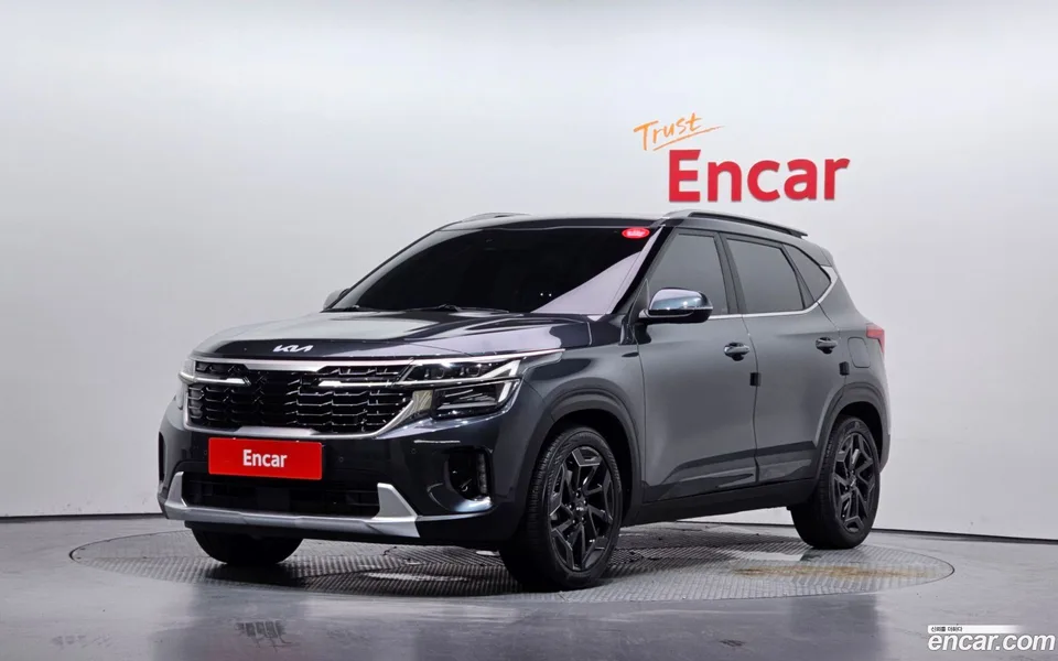 Kia Seltos 1.6 2WD 2023 — photo 1, buy with delivery to Moscow