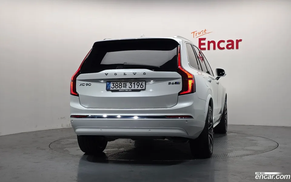 Volvo XC90 B6 2025 — thumbnail 4
