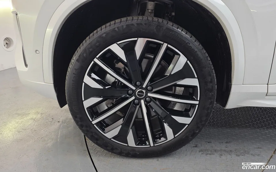Volvo XC90 B6 2025 — thumbnail 5
