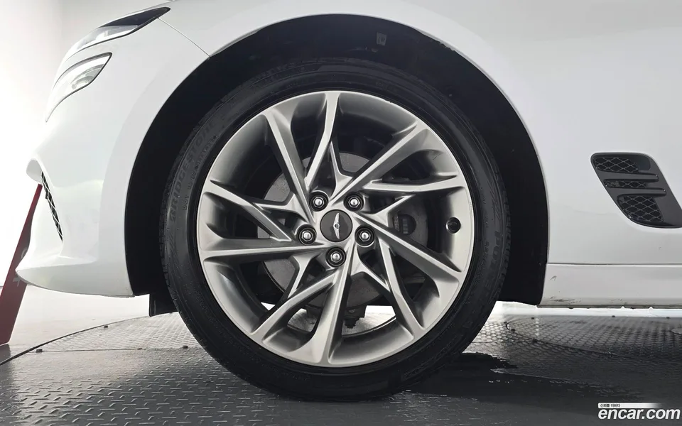 Genesis G70 2.0T 4WD 2022 — миниатюра 2